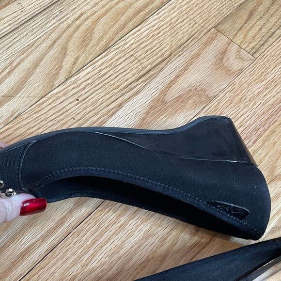 Anne Klein Sport black peekaboo wedges studs 6 - Picture 8 of 10